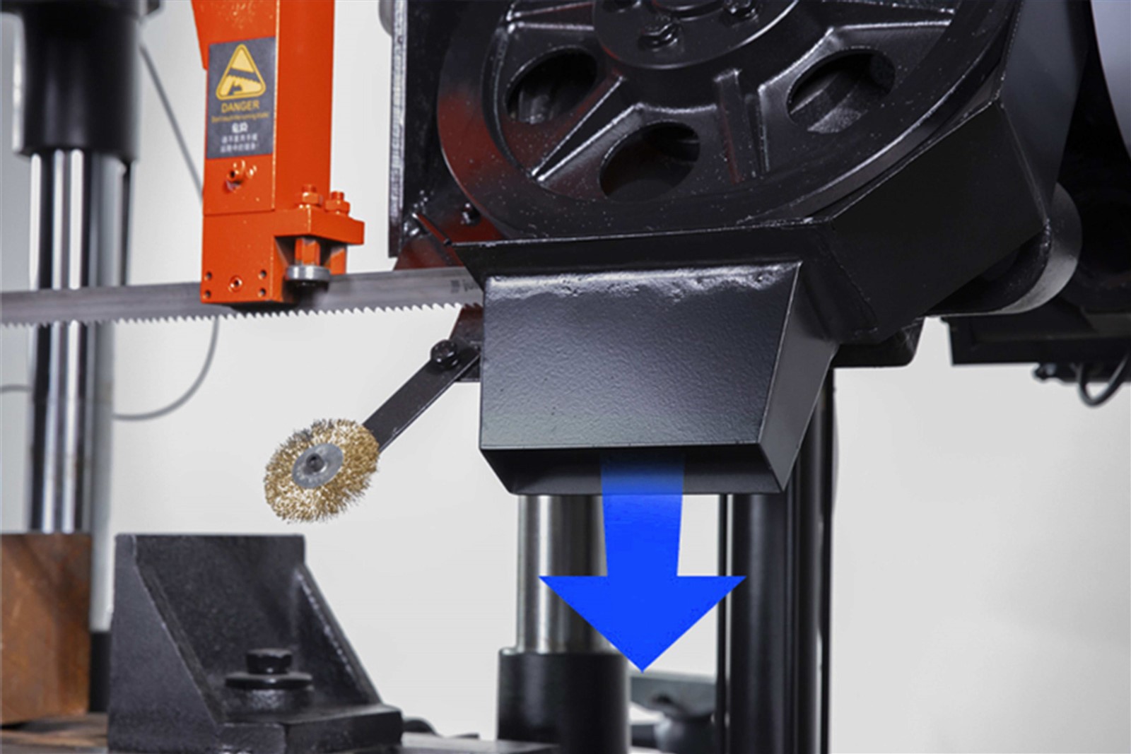 Saw wheel chip removal groove Saw wheel chip removal groove
